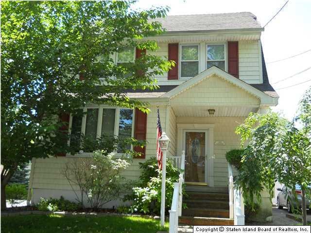 152 Dickie Ave, Staten Island, NY 10314 - photo 1
