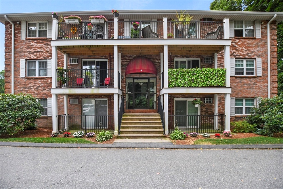 9 Kenmar Dr unit 11, Billerica, MA 01821 - photo 1