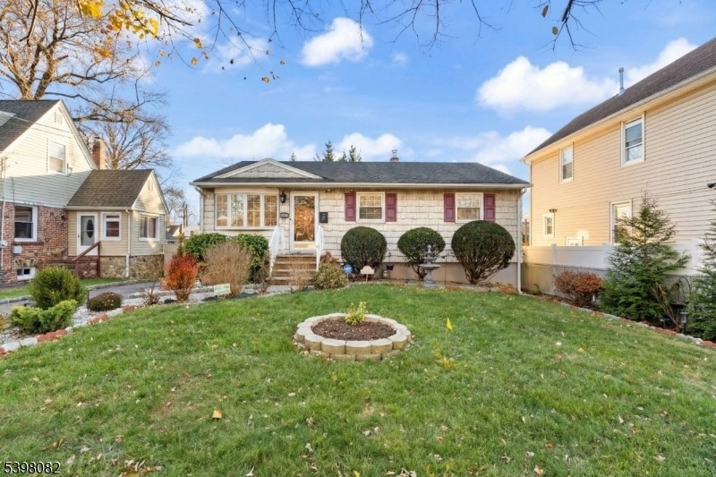 698 W Lake Ave, Rahway, NJ 07065 - photo 1