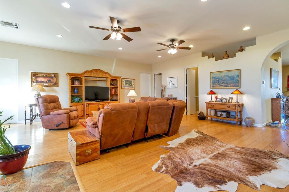 35332 W Lower Buckeye Rd-3644