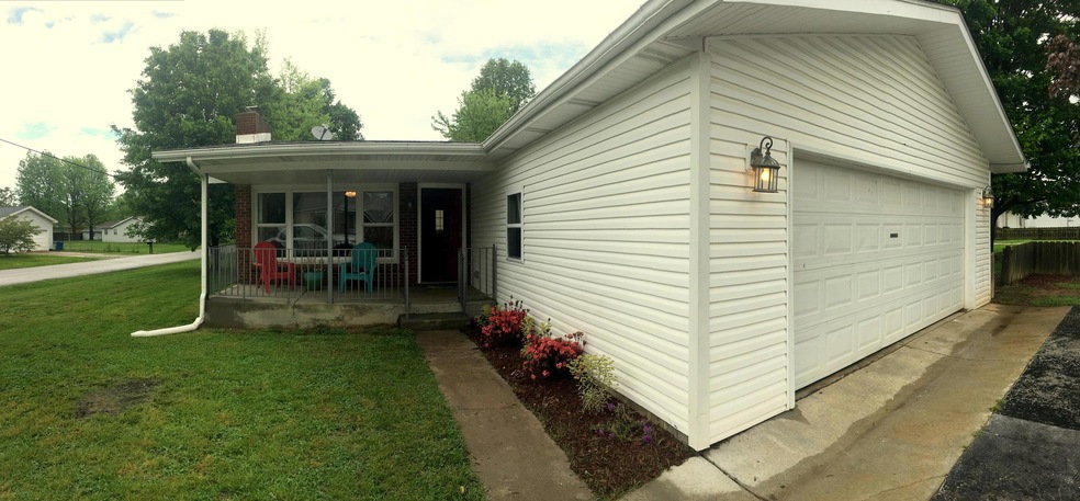 201 Cherry St, Nixa, MO 65714 - photo 1