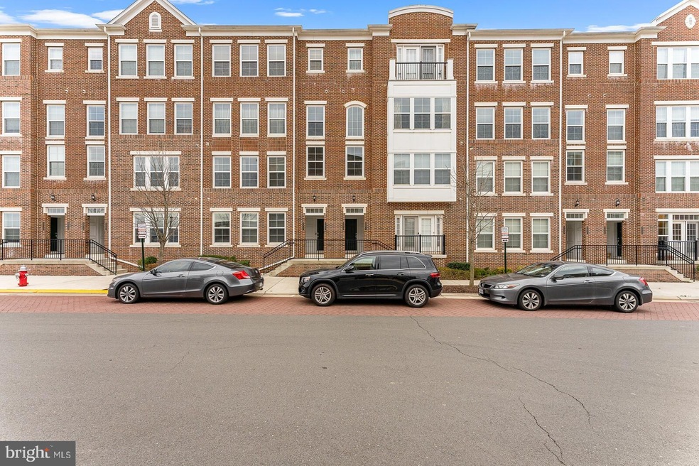 3061 Rittenhouse Cir unit 65, Fairfax, VA 22031 - photo 1