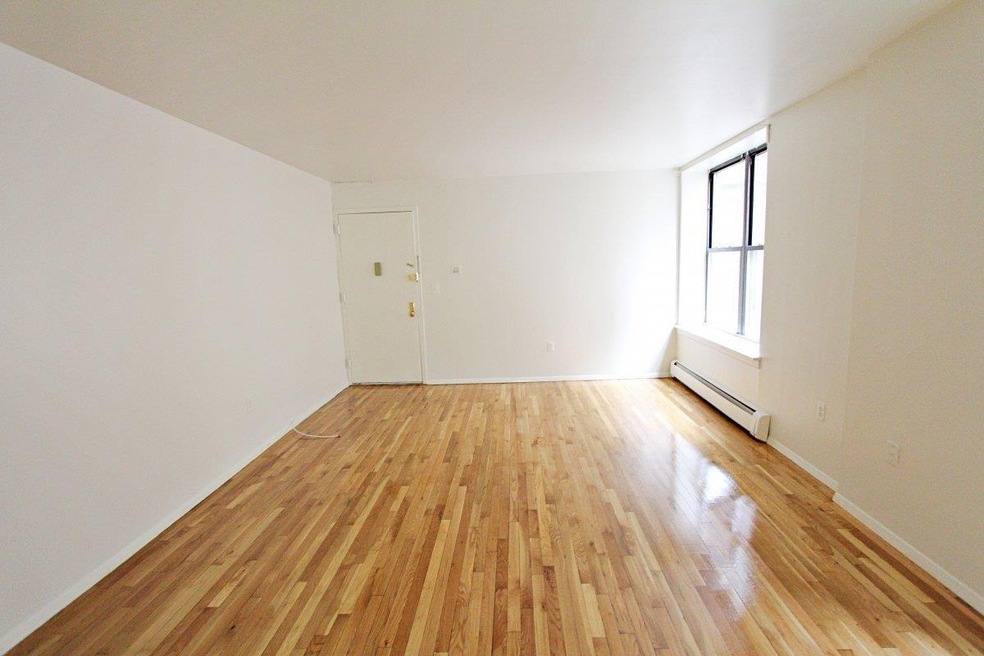 1170 Walton Ave unit 3D, Bronx, NY 10452 - photo 1