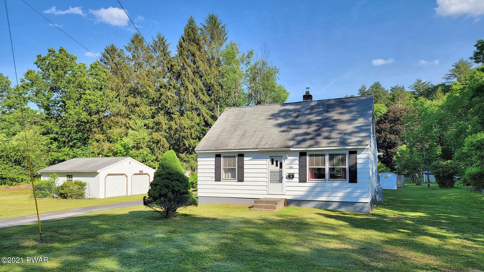 220 Cromwell St, Hawley, PA 18428 - photo 1