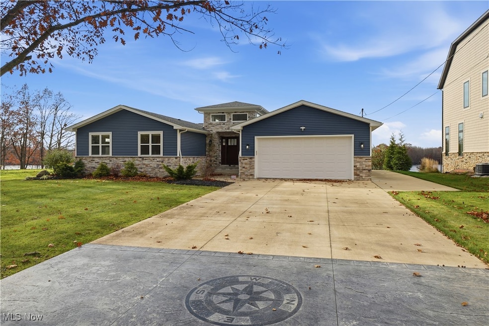 1531 Lake Crest Dr, Roaming Shores, OH 44084 - photo 1