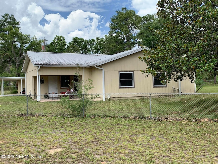 200 3rd Way, Interlachen, FL