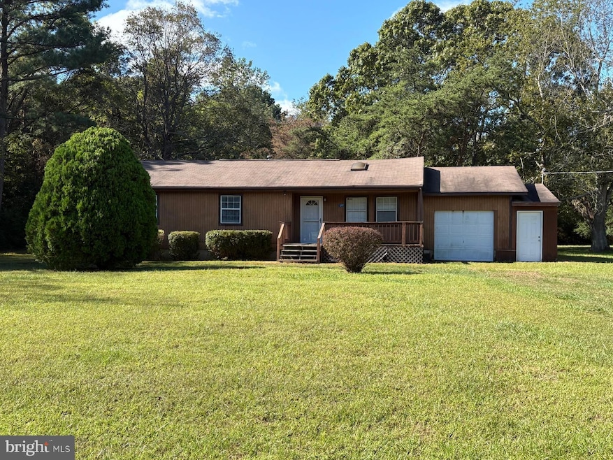 297 White Sand Dr, Heathsville, VA 22473 - photo 1