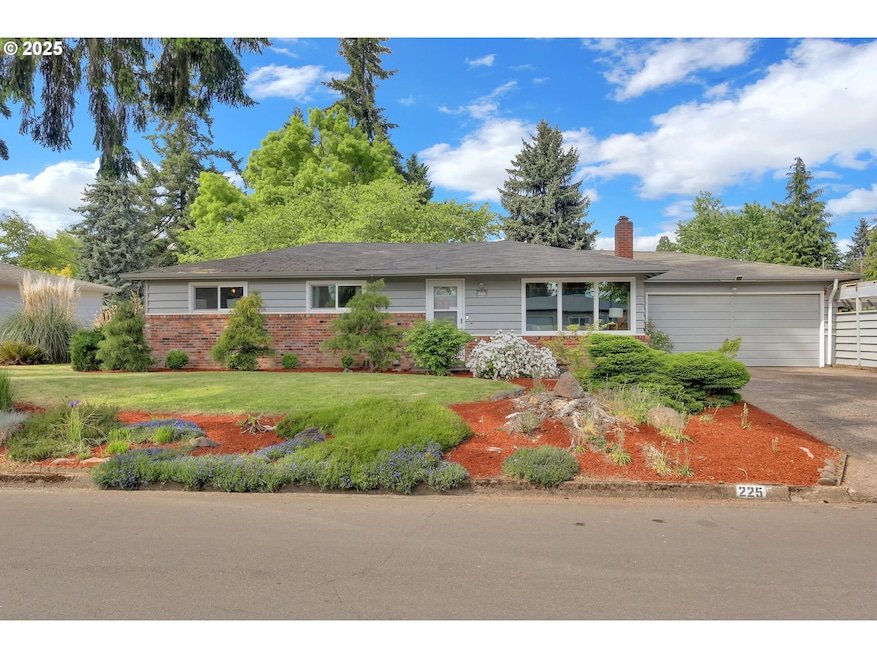 225 Banton Ave, Eugene, OR 97404 - photo 1