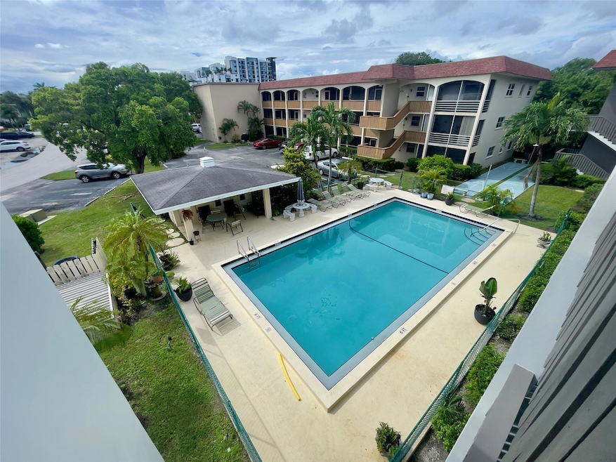 651 Pine Dr unit 310, Pompano Beach, FL 33060 - photo 1