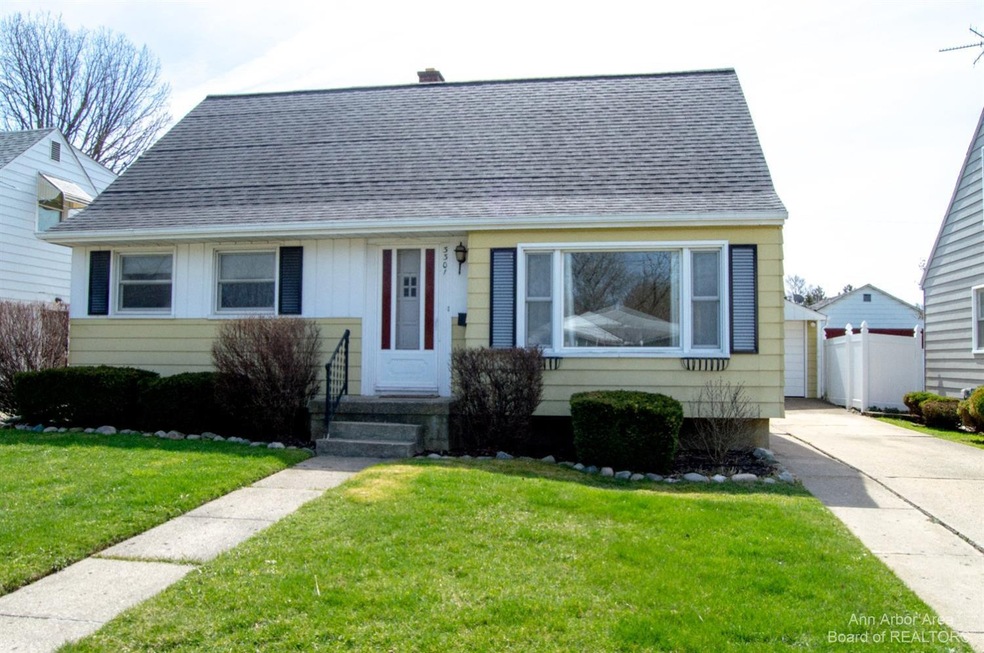 3301 Yale St, Flint, MI 48503 - photo 1