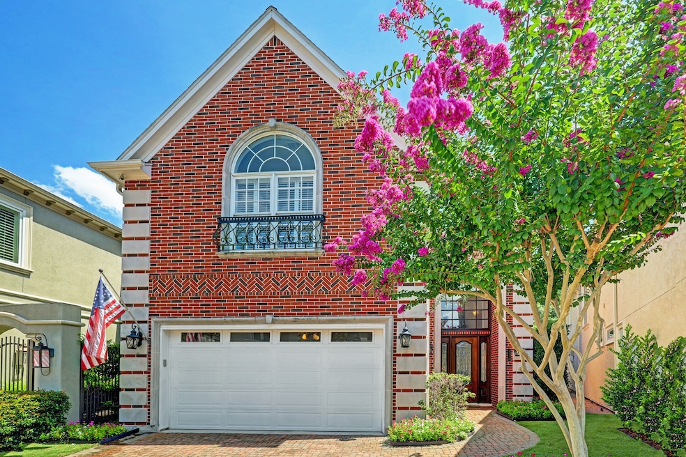 1110 Bayou Island Dr, Houston, TX 77063 - photo 1