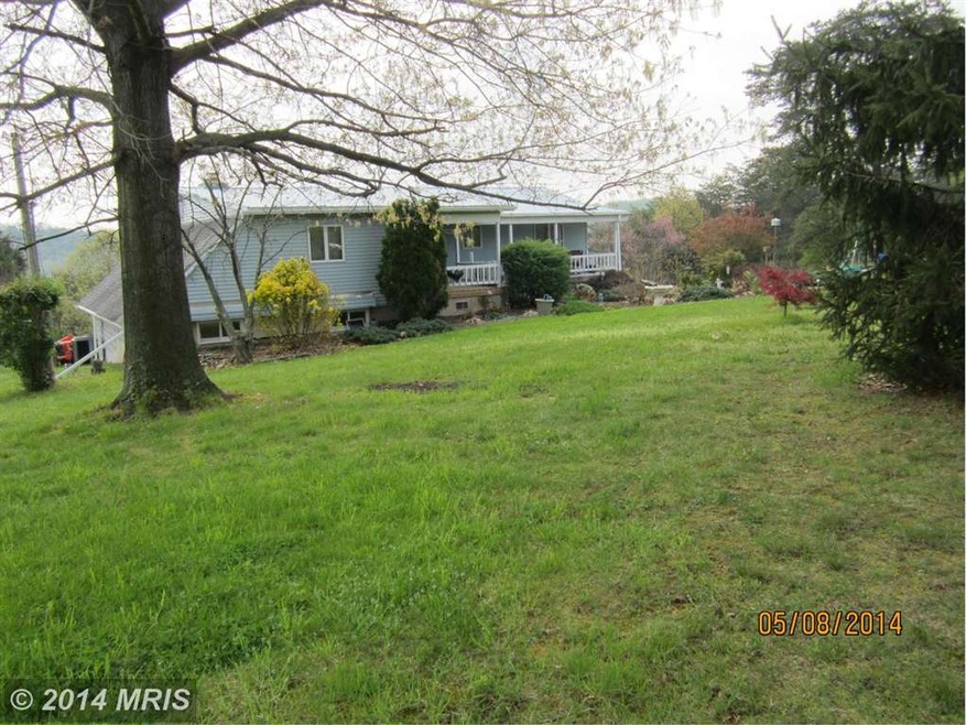 185 Gondola Dr, Martinsburg, WV 25404 - photo 1