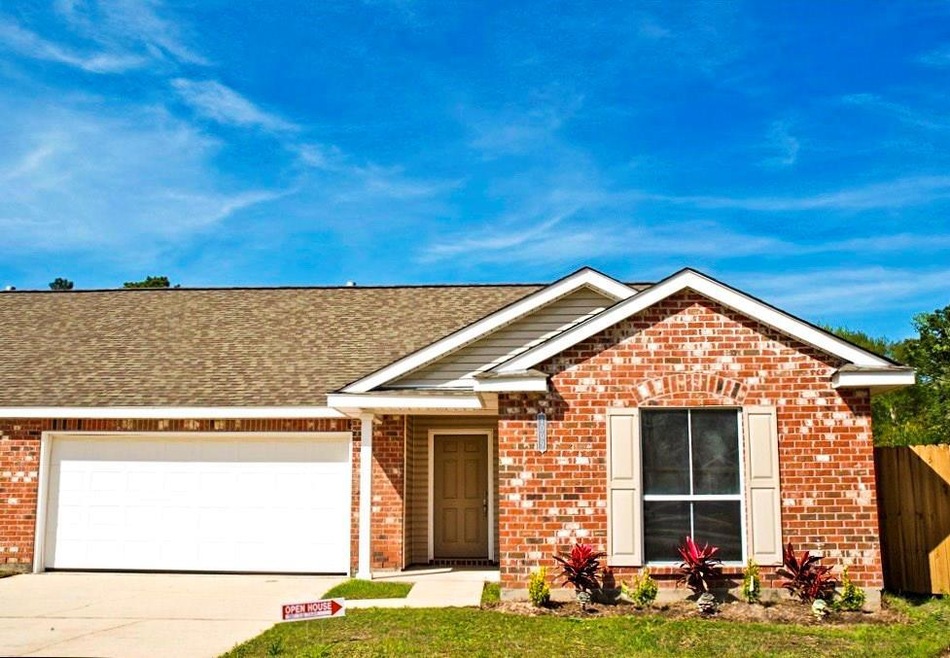 1009 Clairise Ct, Slidell, LA 70461 - photo 1