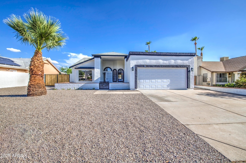 1457 E Utopia Rd, Phoenix, AZ 85024 - photo 1
