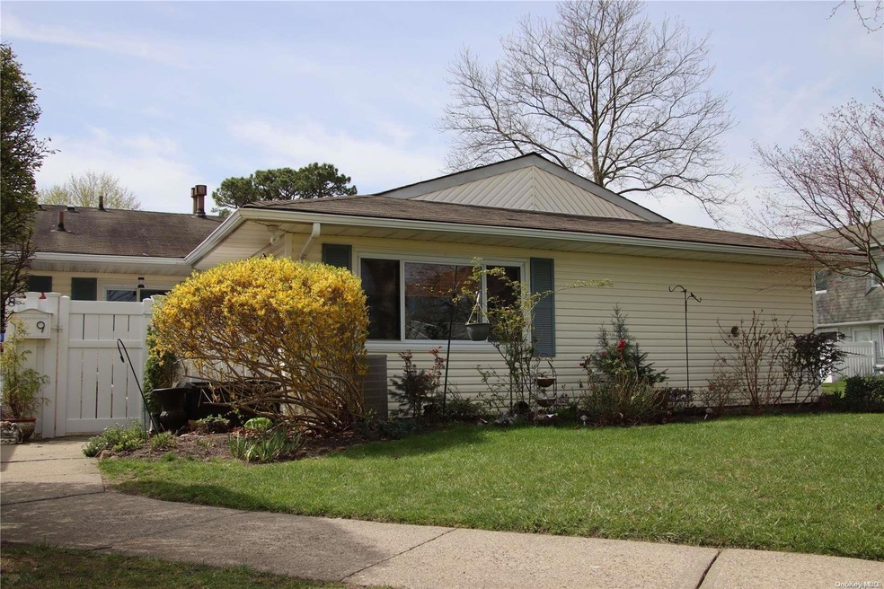 9 Storm Dr, Holtsville, NY 11742 - photo 1