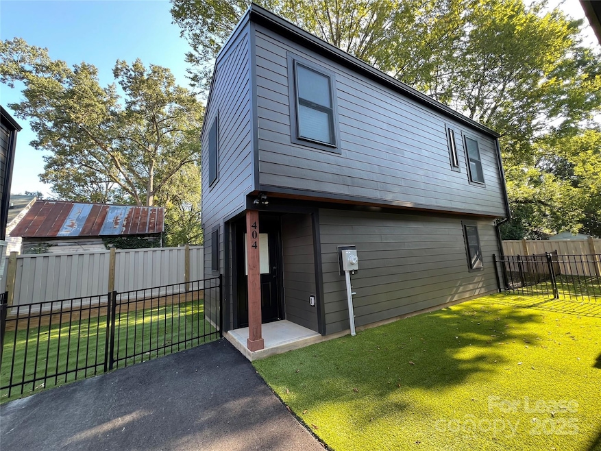 For Rent $1,525/month