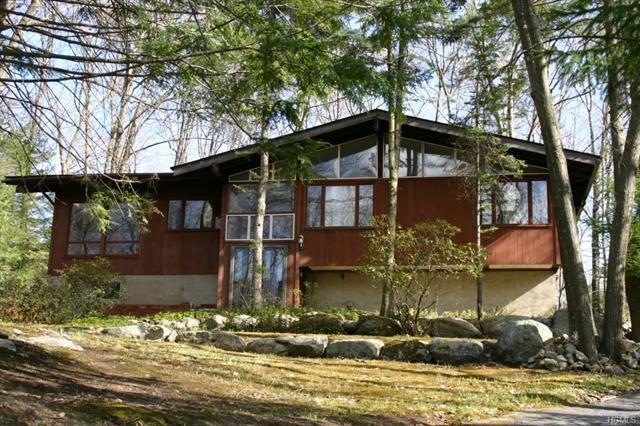 22 Spice Bush Ln, Tuxedo Park, NY 10987 - photo 1