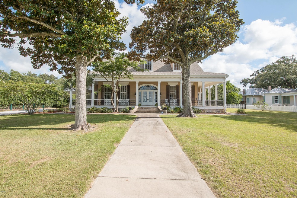 709 E Scenic Dr-102