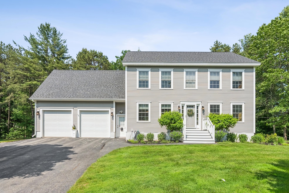 Welcome to 3 Bradfield Way!!