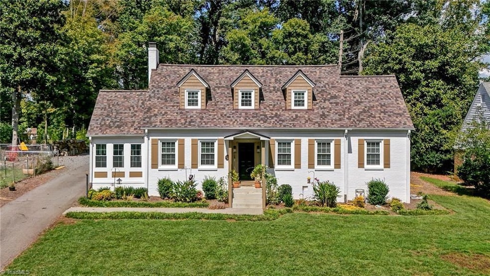 115 Argonne St, Elkin, NC 28621 - photo 1