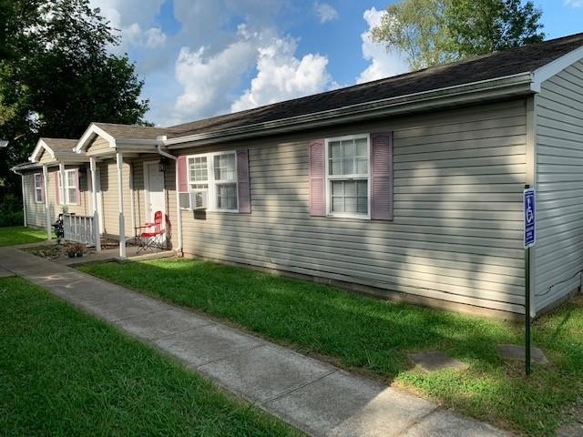 20 W Miner Ave, Linton, IN 47441 - photo 1