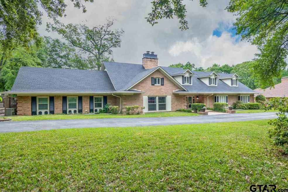 3820 3820 Cloverdale Dr, Tyler, TX 75701 - photo 1