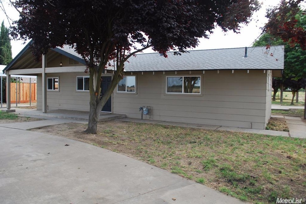 8318 Crane Rd, Oakdale, CA 95361 - photo 1