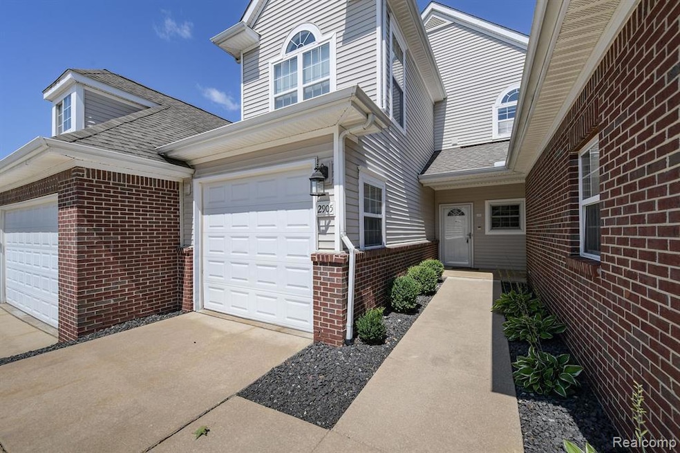Welcome to 2905 N Knightsbridge Cir.
