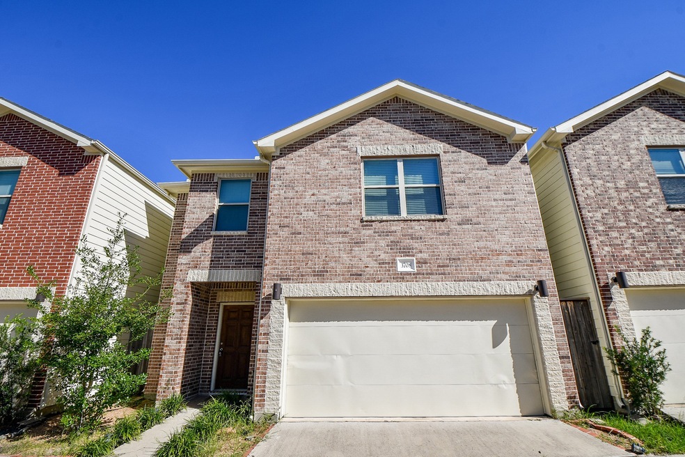 3708 Main Poplar Dr, Houston, TX 77025 - photo 1