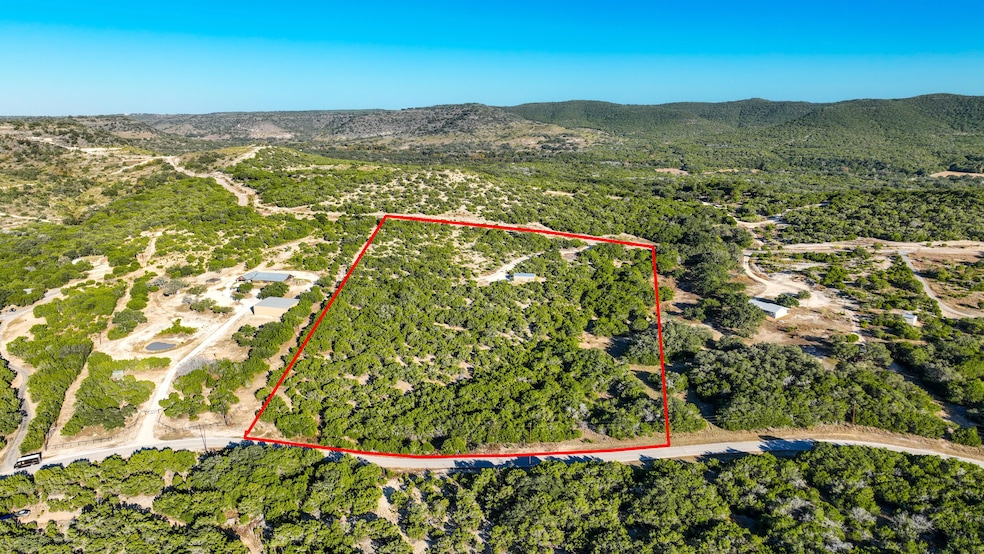 1211 New Northrup Rd, Pipe Creek, TX 78063 - photo 1