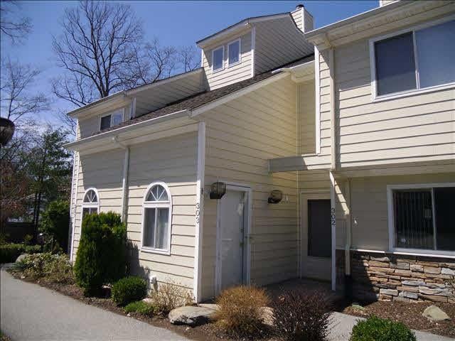 0 Crystal Hill Ln unit 303 KEYM315716, Poughkeepsie City, NY 12603 - photo 1