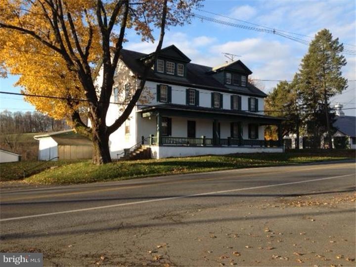 1036 W Schuylkill Rd, Pottstown, PA 19465 - photo 1