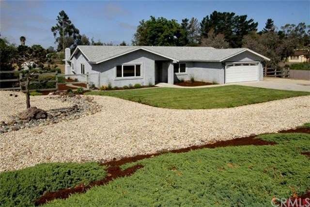 Easily Maintable single level horse property livin