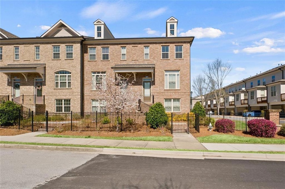 1078 Township Square, Alpharetta, GA 30022 - photo 1