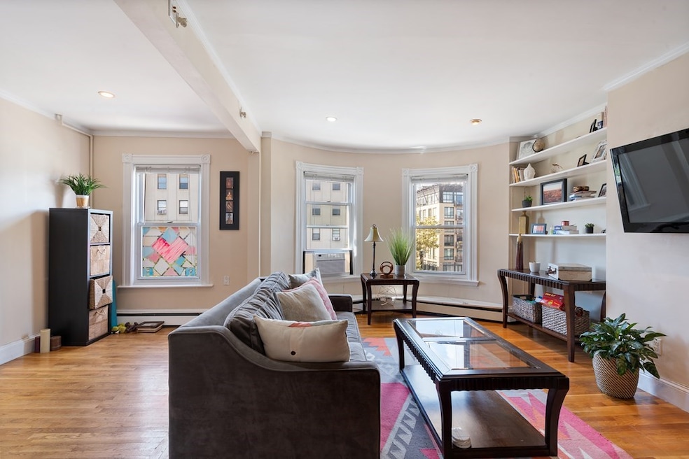 796 Tremont St unit 3, Boston, MA 02118 - photo 1