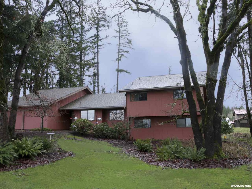 1970s trilevel set on 1.29 acres in a friendly nei