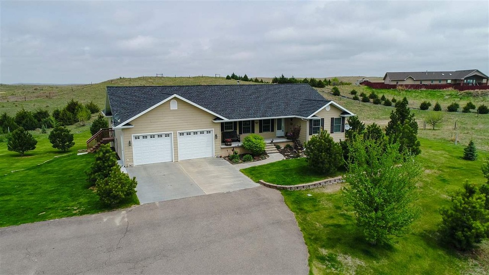 545 E Kabec Rd, North Platte, NE 69101 - photo 1