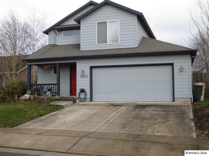 New paint gives this nice 2 story Lexington home b