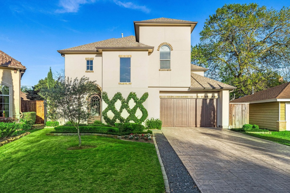 1614 Glourie Dr, Houston, TX 77055 - photo 1