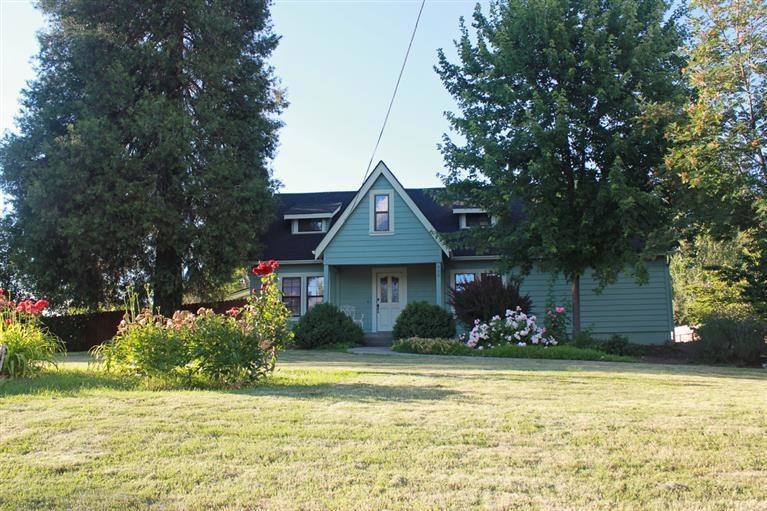 902 NE Savage St, Grants Pass, OR 97526 - photo 1