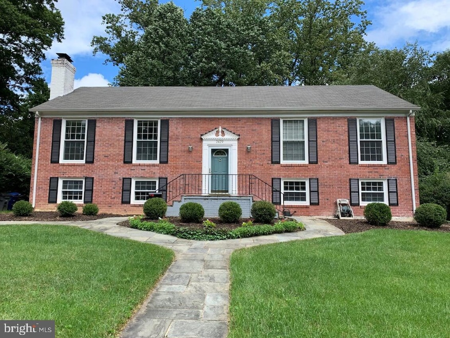 2429 Claremont Dr, Falls Church, VA 22043 - photo 1