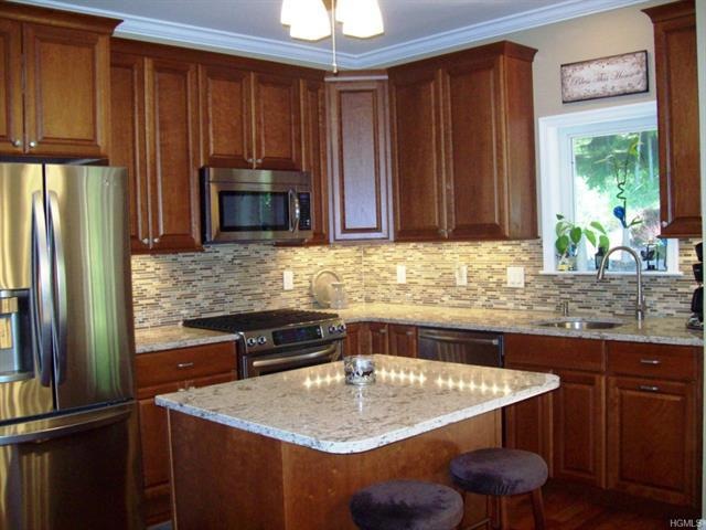 182 Foltim Way, Congers, NY 10920 - photo 1