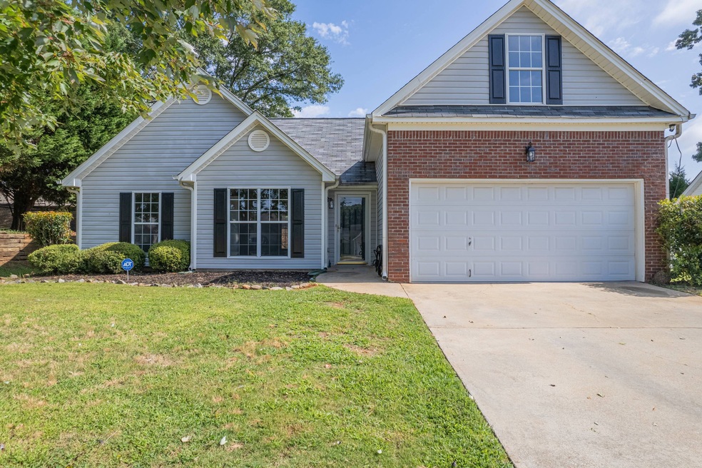 322 Shenandoah Cir, Winder, GA 30680 - photo 1
