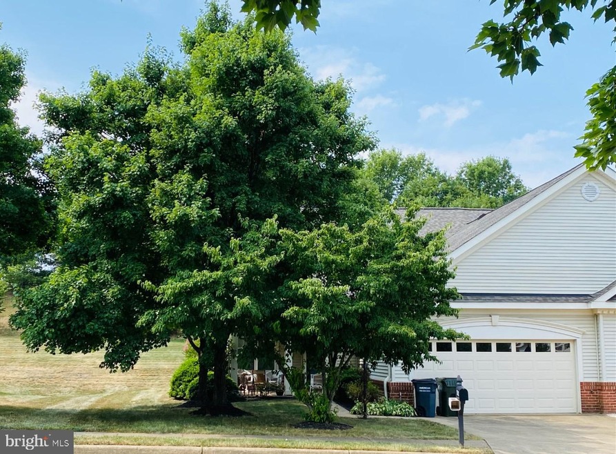 6976 Walnut Hill Dr, Gainesville, VA 20155 - photo 1