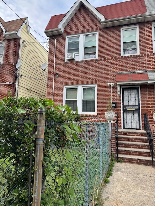 927 E 219th St, Bronx, NY 10469 - photo 1