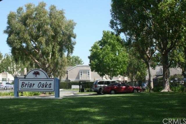 The well maintained Briar Oaks community