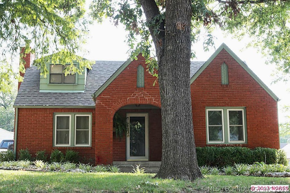 Gorgeous Full Brick home on corner lot in Florence