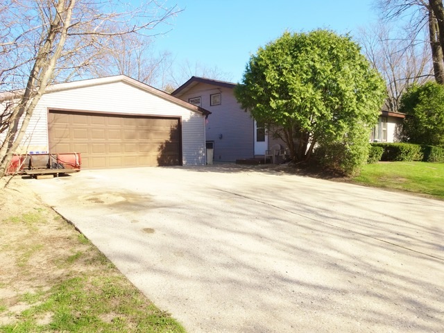 134 Ensenada Dr, Carpentersville, IL 60110 - photo 1