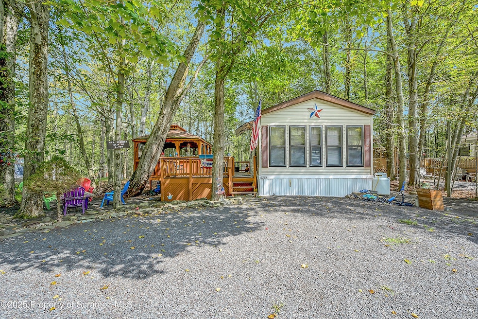 754 Hummingbird Dr, Eagle Lake, PA 18424 - photo 1