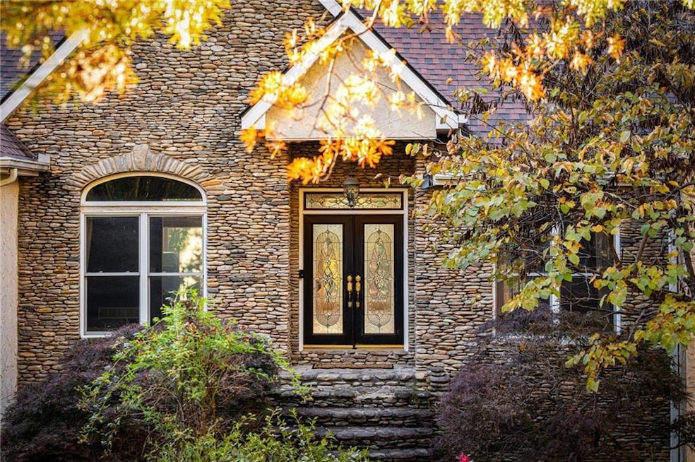 801 Oaklands Dr, Talking Rock, GA 30175 - photo 1